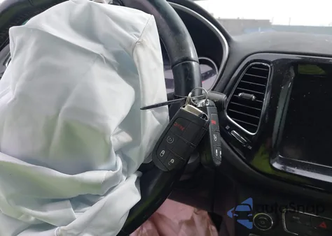 2019 Jeep Compass Limited 4X4 из США, поврежденный, VIN 3C4NJDCB0KT666322